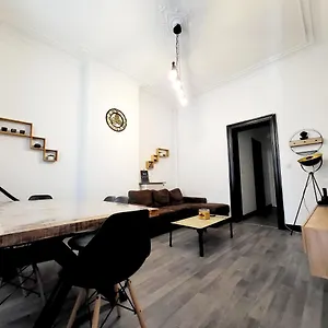 Privatunterkunft Chambre Privee Au 3e Etage Sans Ascenceur En Plein Centre De, Charleroi
