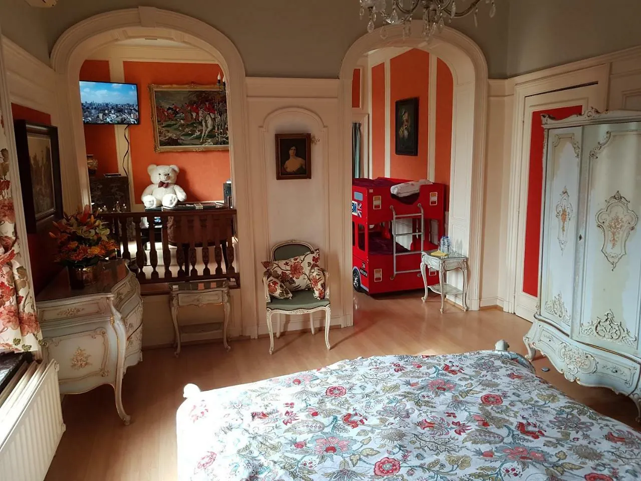 Hotel Chateau Lambert Moulinsart Hotel, Shuttle Airport, Long Term Parking, Snooker, Large Terrasse, Dinner, Breakfast Charleroi Belgium